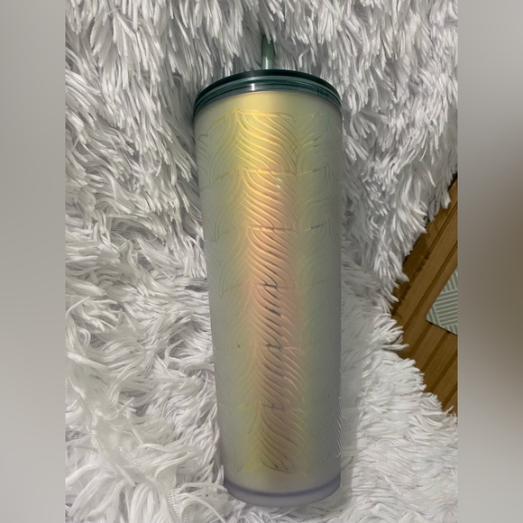 24oz Starbucks cup